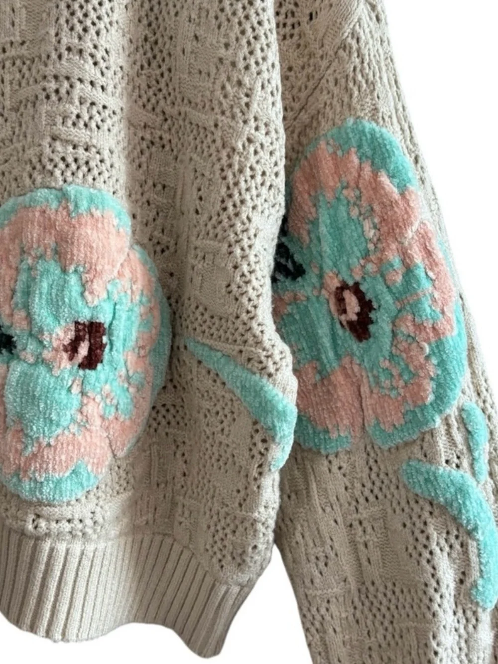 Urban Outfitters Cream Floral Crewneck Sweater with Mint & Peach Accents Size S